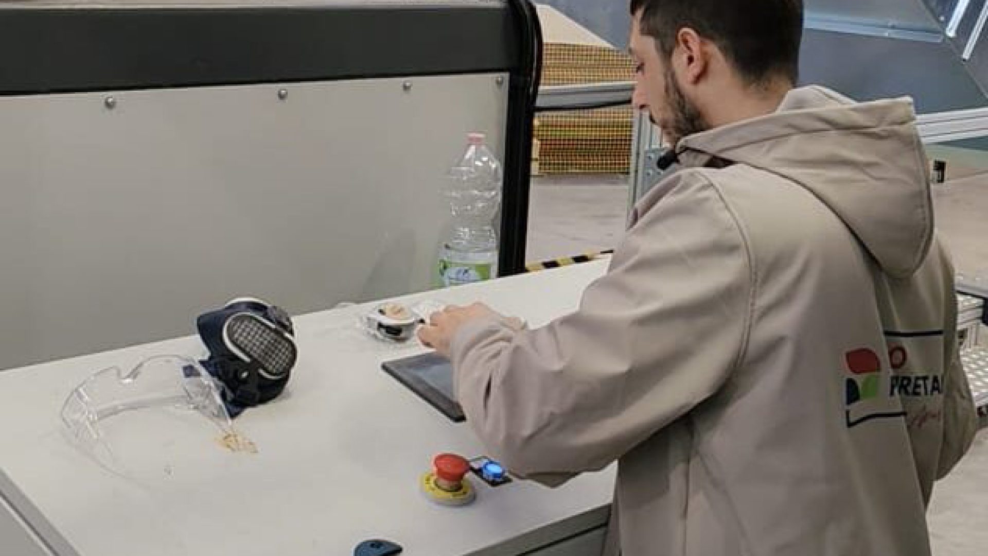 Euro Poliuretani -Operatore su macchinario di produzione